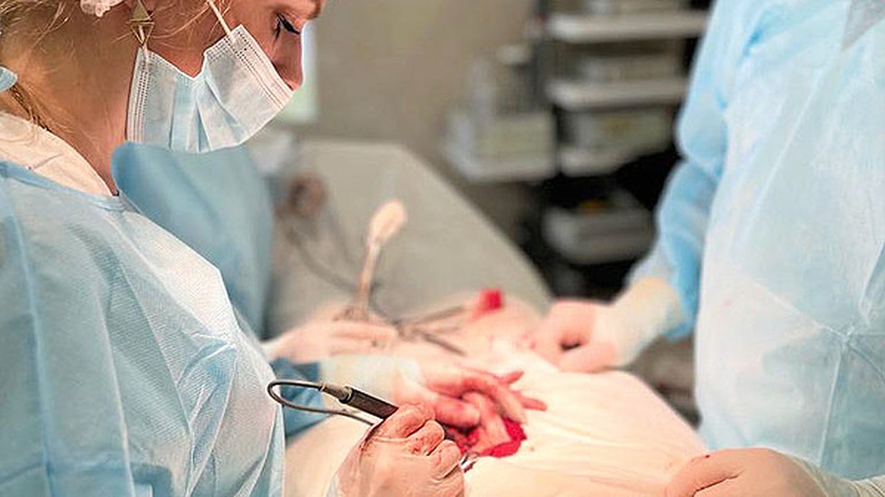 Главная картинка новости: Уникальный случай: в Кирово-Чепецке врачам удалось спасти человека после ранения ножом в сердце