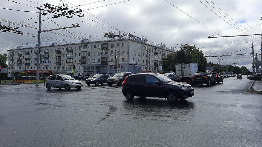В Кировской области мужчина продал арестованную машину и попал под суд