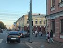 "Что за прикол?!": в Кирове установили столбы, которые перекрывают светофоры