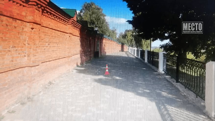 Главная картинка новости: Сбила первоклашку и уехала: в Кирове ищут девушку, которая на электросамокате наехала на ребенка