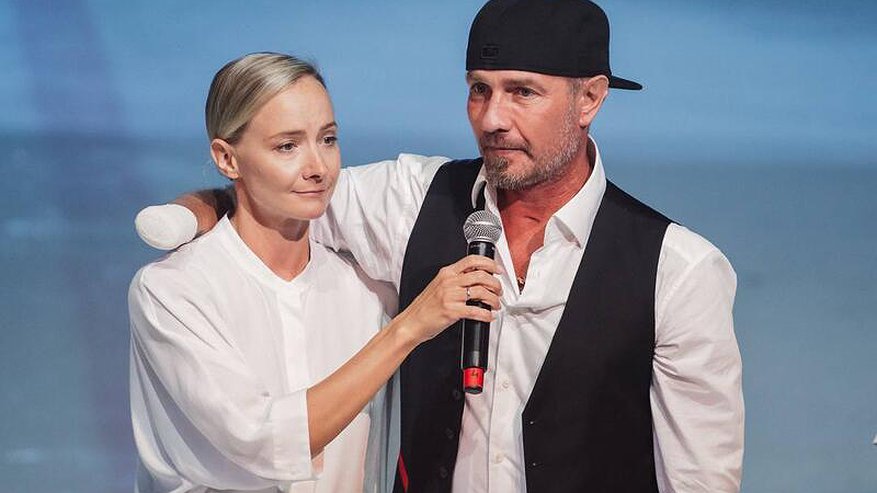 Главная картинка новости: Снял бинты и вышел к зрителям: фигурист Роман Костомаров окончательно вернулся в шоу Ильи Авербуха