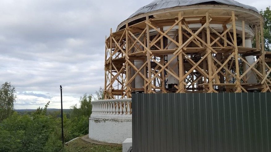 Главная картинка новости: Ремонт ротонд в Александровском саду пришлось остановить: причины