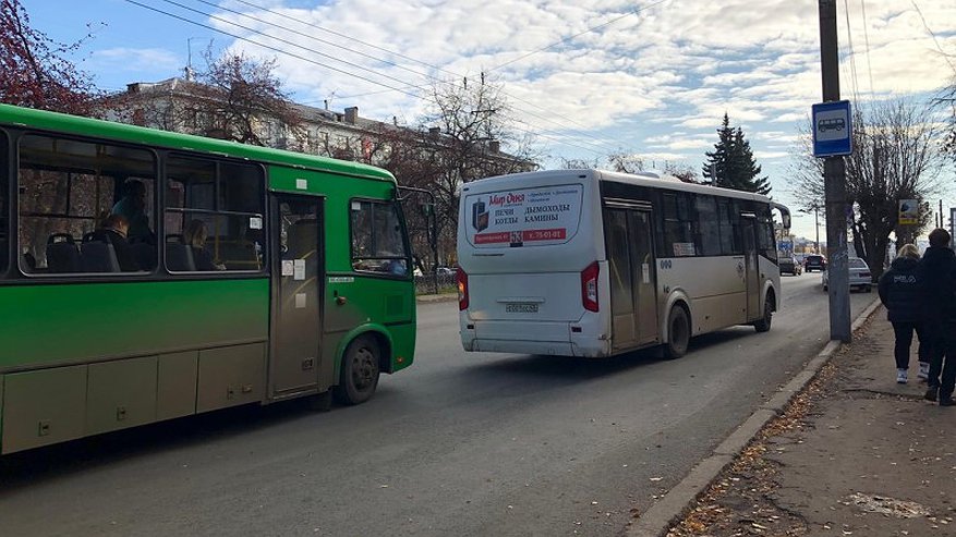 Главная картинка новости: Для кировчан организуют автобусы до кладбищ в Покровскую субботу