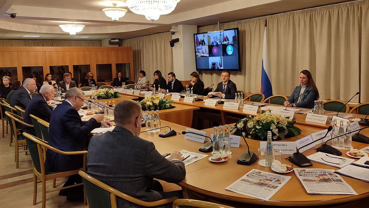 Главная картинка новости: Роман Береснев рассказал в Госдуме о Слете сельской молодежи Приволжья