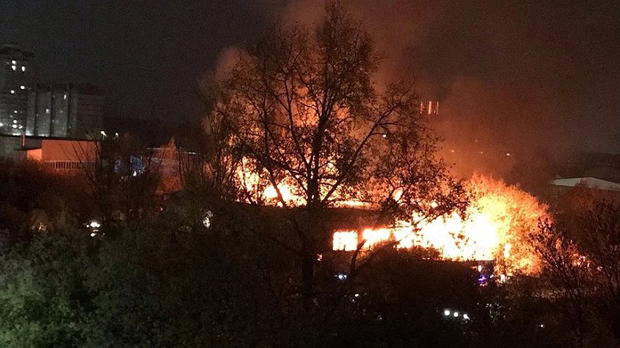 Главная картинка новости: Пилорама на улице Блюхера в Кирове загорелась неслучайно: найден поджигатель