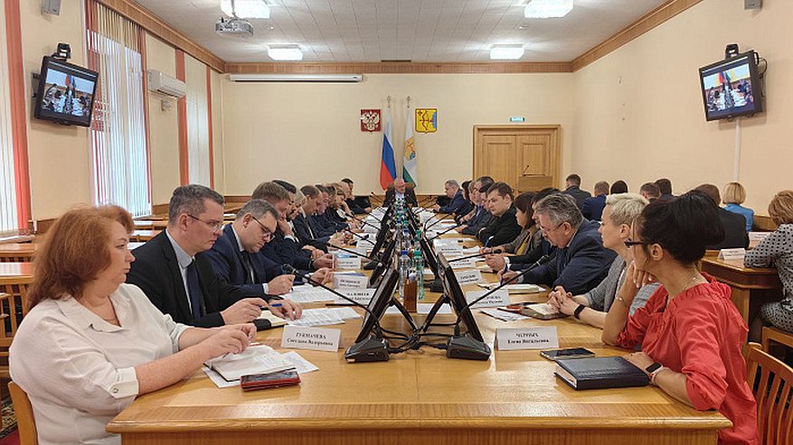 Соколов потребовал от чиновников давать качественные ответы на вопросы жителей Кировской области