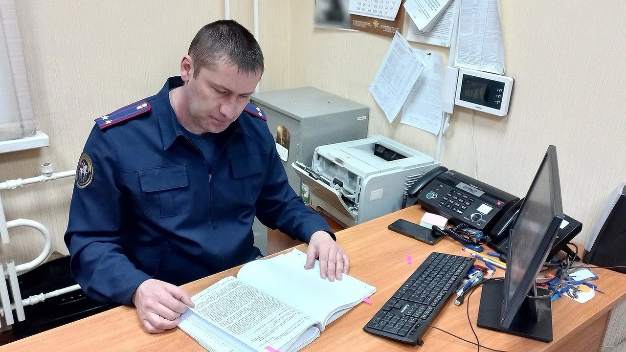 Главная картинка новости: В Кирове девушку заперли в квартире, незаконно вымогали деньги и опубликовали ее фото и видео в интернете