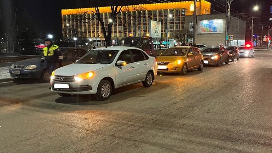 Массовая авария в центре Кирова: столкнулись четыре автомобиля