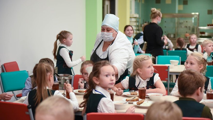 Школы в Кирове могут перевести на новую форму питания