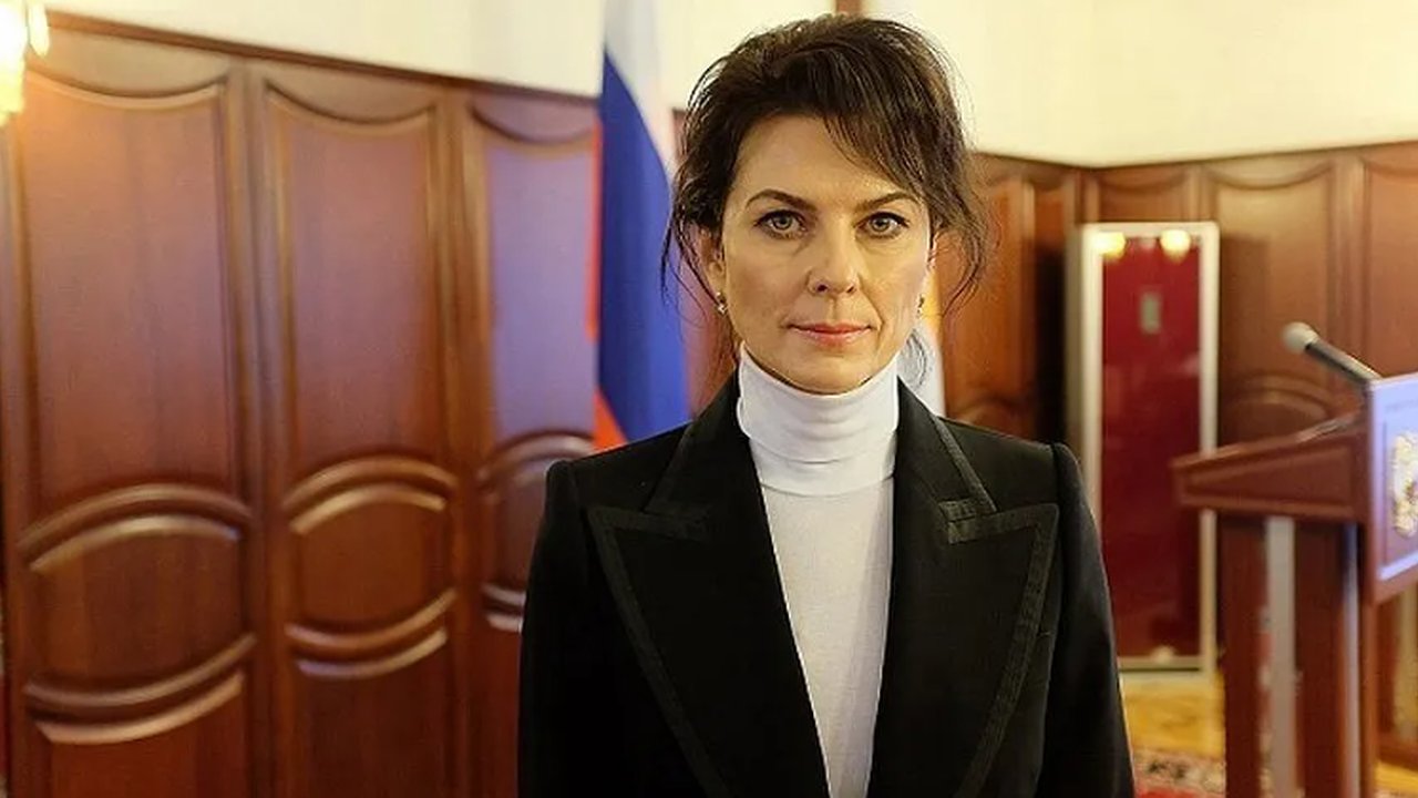 Главная картинка новости: Обвиняемую в коррупционных преступлениях Олесю Редькину задержали