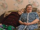 Жительница Кировской области взяла под опеку двух пожилых сестер