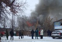 Крупный пожар средь бела дня: загорелся дом в Советске