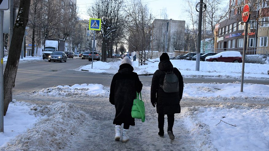Без необходимости не выходите на улицу: кировчан предупреждают об аномально-холодной погоде