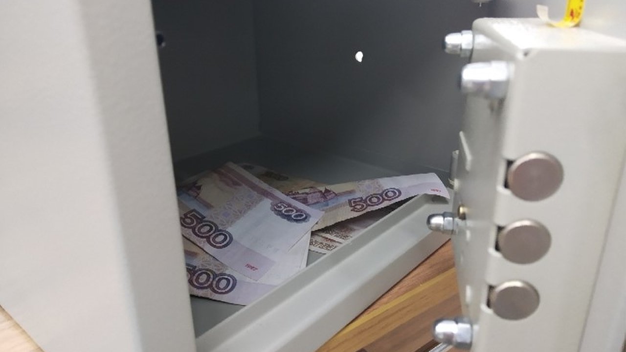 Главная картинка новости: Экс-директора кировского ресторана спас от тюрьмы маленький ребенок