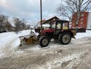 В Кирове 15-летнего подростка сбил трактор, который чистил тротуар