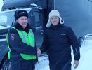 Сломался на трассе: в Кировской области сутки никто помогал водителю большегруза в метель