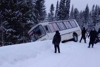 В Кировской области автобус с пассажирами увернулся от грузовика и чуть было не перевернулся