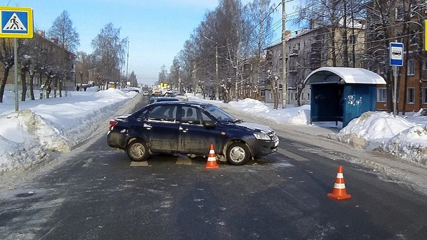 Автоледи в Кирове сбила 17-летнюю девушку