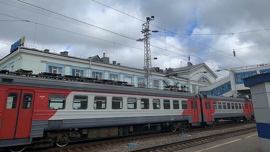 Главная картинка новости: В День защитника Отечества в Кировской области запустят дополнительные электрички