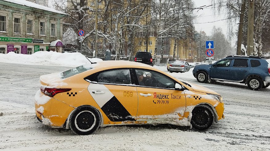 "Яндекс Такси" завышает цены на поездки и блокирует водителей: ФАС выявила нарушения