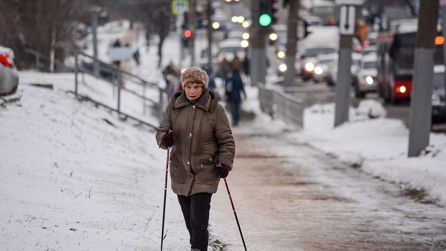 Подарок на 8 марта: пенсионерам Кировской области зачислят пенсию раньше срока