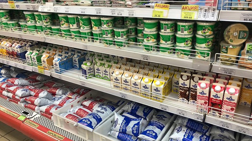 Не берите даже на блины: Росконтроль назвал марки молока, которые не стоит покупать даже по акции