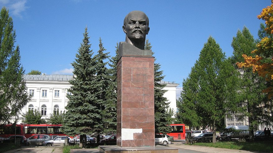 Кировские власти готовы потратить 3 млн рублей на ремонт памятника Ленину