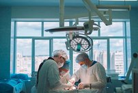 Кировские врачи удалили у женщины 25-сантиметровую опухоль