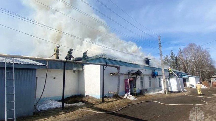 В МЧС рассказали подробности о пожаре в здании столовой