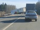 Под Кировом большегруз съехал с моста