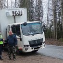 Разом лопнули сразу несколько колес: автоинспекторы помогли водителю большегруза, который застрял в глуши