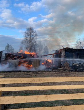 В Афанасьевском районе сгорел дом, в котором находилась 76-летняя женщина