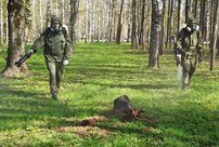В Кировской области продолжают обрабатывать территории от клещей
