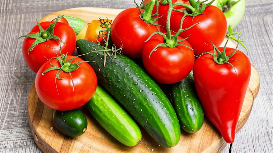 Эффективное средство для чахлых огурцов, перцев и томатов: рецепт раствора