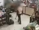 Кировчанин днем украл из ЦУМа топор викинга Рагнара