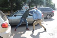 В Нововятске хулиган переполошил весь подъезд: мужчина затеял драку