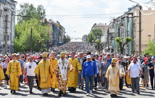 3 июня в Кирове паломники отправились в Великорецкий крестный ход: фоторепортаж