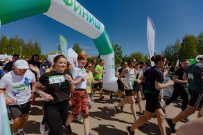 Семейный праздник спорта, экологии и здоровья: «Зеленый марафон» (0+) стал точкой притяжения кировчан