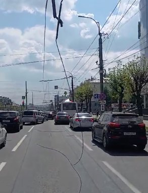 В Кирове троллейбусы изменили свой маршрут из-за обрыва контактных проводов