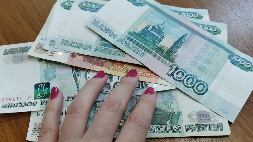 Изменения начались: миллионам россиян повысят зарплаты уже летом