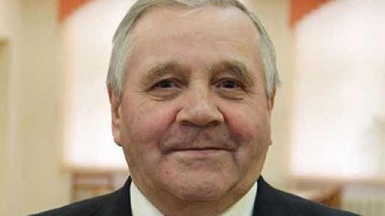 Главная картинка новости: Ушел из жизни профессор Вятского ГАТУ Аркадий Лопарев