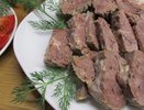 Стоит ли сливать «первую воду» при варке мяса: шеф-повар рассказал о процессе