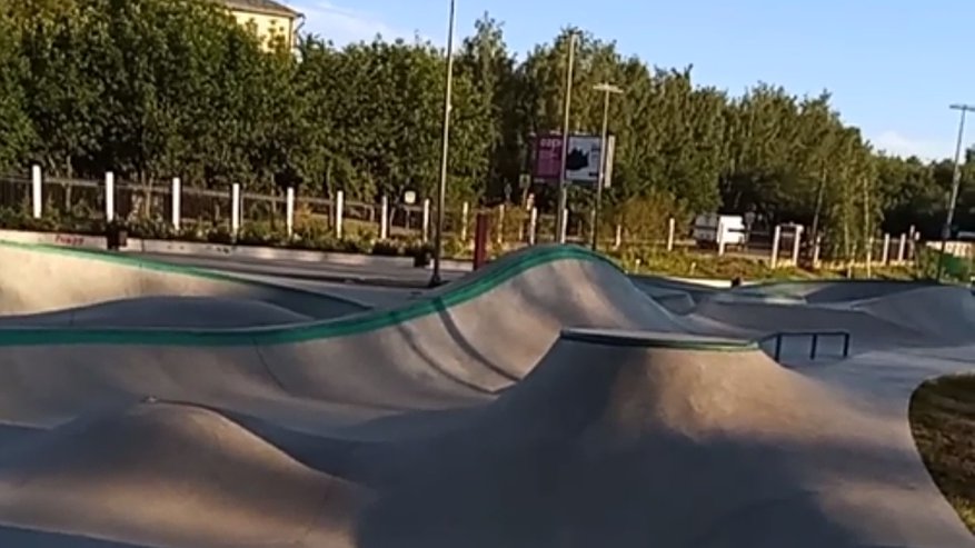 Главная картинка новости: Вокруг памп-трека в парке имени Кирова могут поставить забор