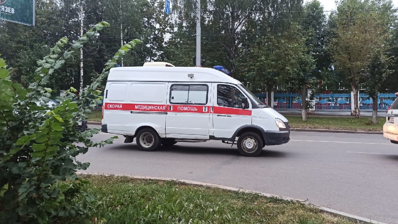 Главная картинка новости: Кировчанин угнал из Кирова "Газель" и попал в ДТП