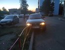 В Слободском неизвестный въехал на машине на детскую площадку