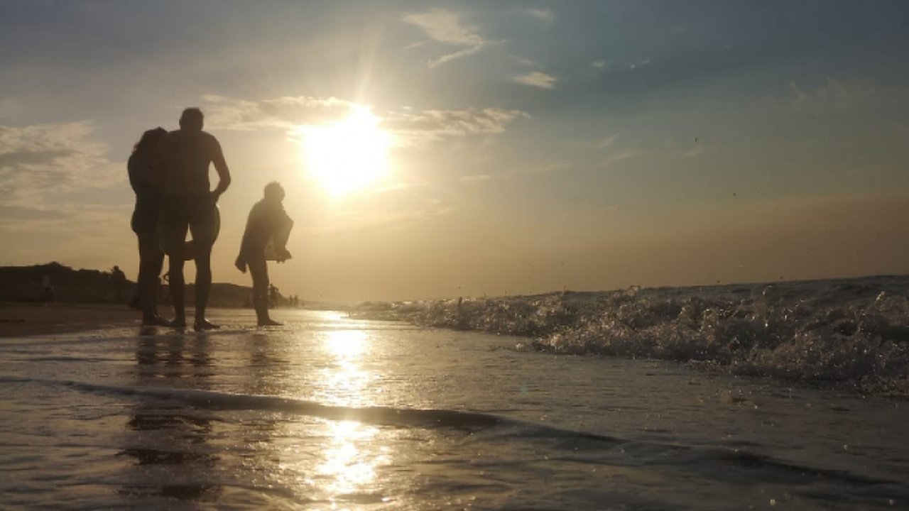 Главная картинка новости: Туристы, возвратившиеся с Черного моря, массово подают в суд: новая беда на море испортила отдых — ничего уже не спасает