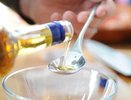 По бутылкам разлили янтарную гадость вместо масла: Роскачество указало на худших производителей
