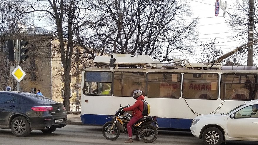 В Вятскополянском районе двое парней подозреваются в угоне мотоцикла из гаража