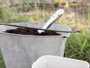 Ставлю ведро в левый угол погреба: сырость сама исчезает – чистый воздух на всю осень
