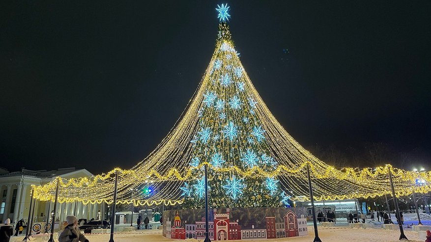 Главная картинка новости: В Новогодней столице России впервые пройдет фестиваль ёлок